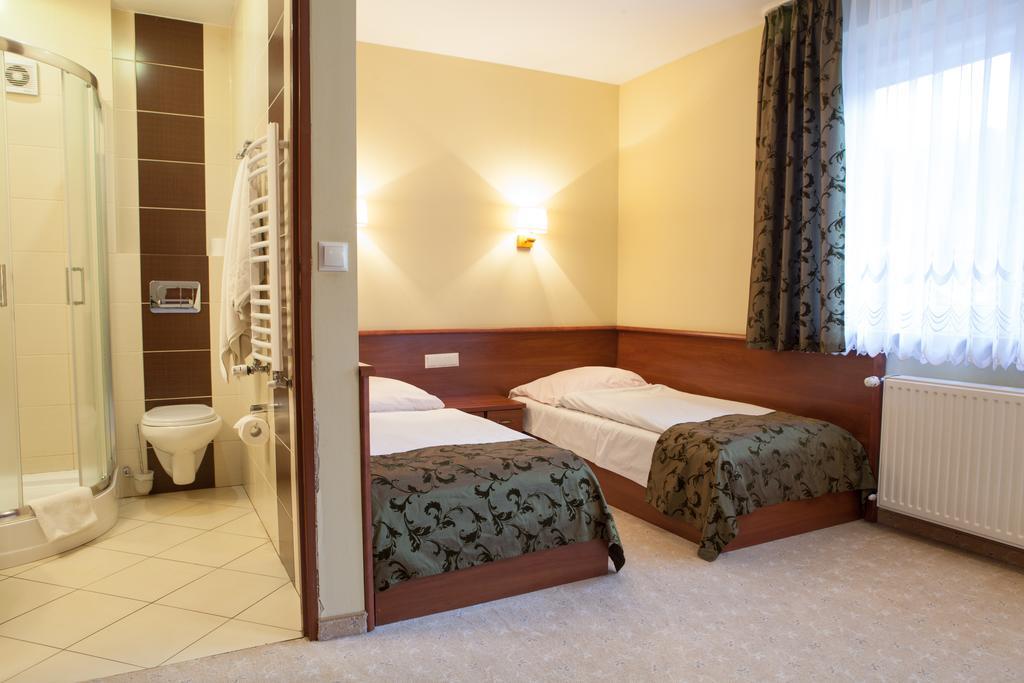 Hotel Przedwiosnie Maslow  ภายนอก รูปภาพ